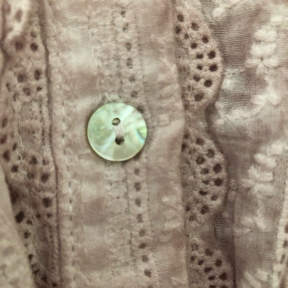 POL VICTORIAN PEPLUM BLUSH RUFFLE HEM LACE TOP - Picture 7 of 8